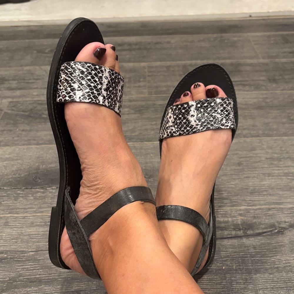 Steve Madden Black and White Snakeskin Sandals